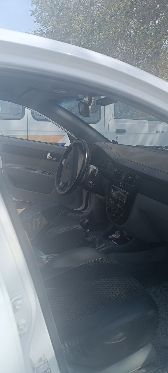 Chevrolet Jentra