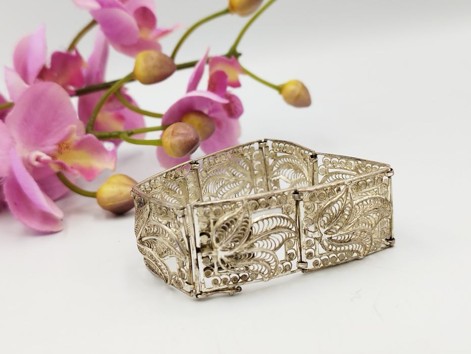 Антикварна сребърна гривна филигран 
УНИКАТ