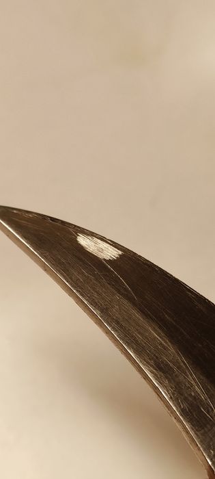 Cutit cu teaca din piele