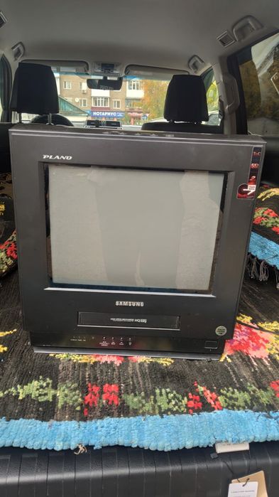 Телевизор " Samsung " Plano