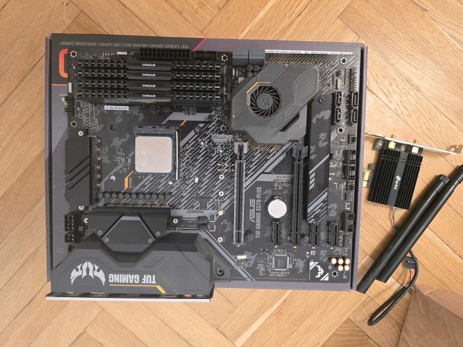 Vand Ryzen 7 5800X3D + ASUS TUF GAMING X570-PLUS + 32GB RAM + CADOU