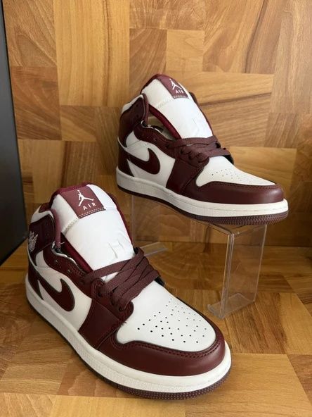Jordan Air 1 Mid Retro Premium!