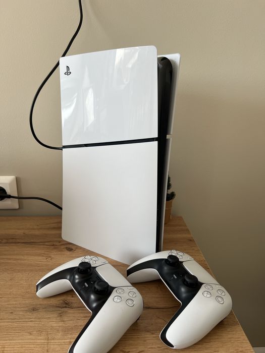 Playstation 5 slim + 3 игри