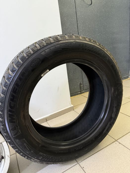 Michelin шины с дисками шипованные.225/60 R17