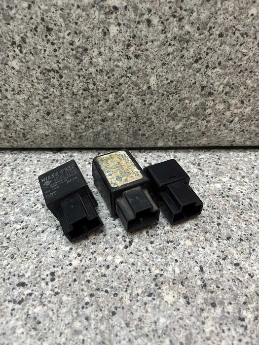 Реле поворотов на Ниссан Цефиро Террано Кашкай Эльгранд Мистраль