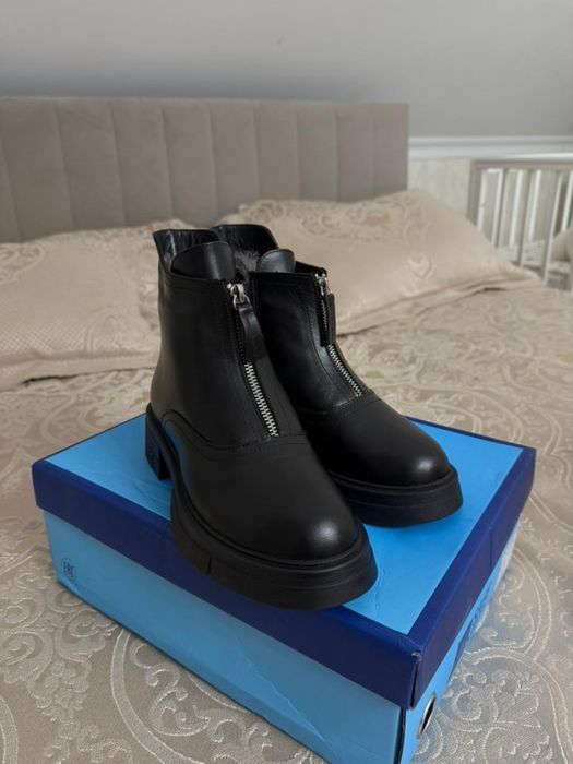 Продаю зимний обувь