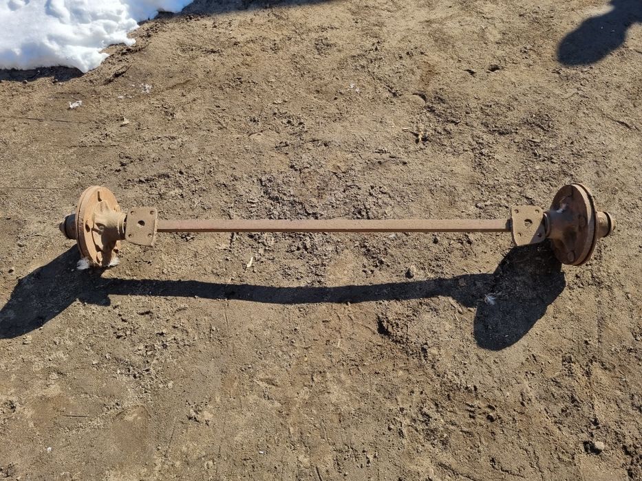 Продам ось на прицеп