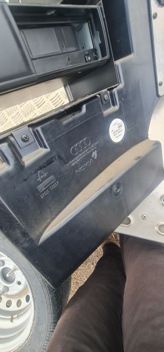 Subwoofer Субуфер Audi A4 B5 Avant Ауди А4 Б5 Комби