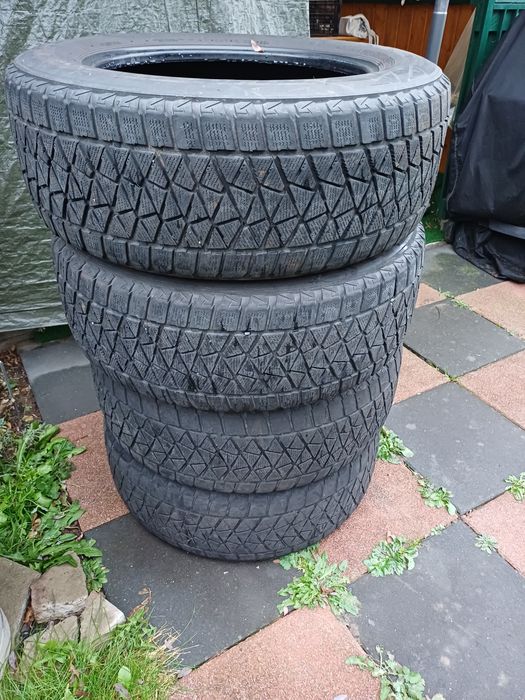235 60 17 Bridgestone iarna