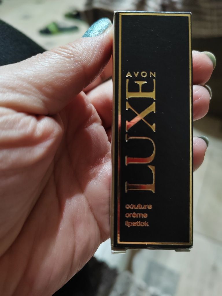 Ruj avon luxe red