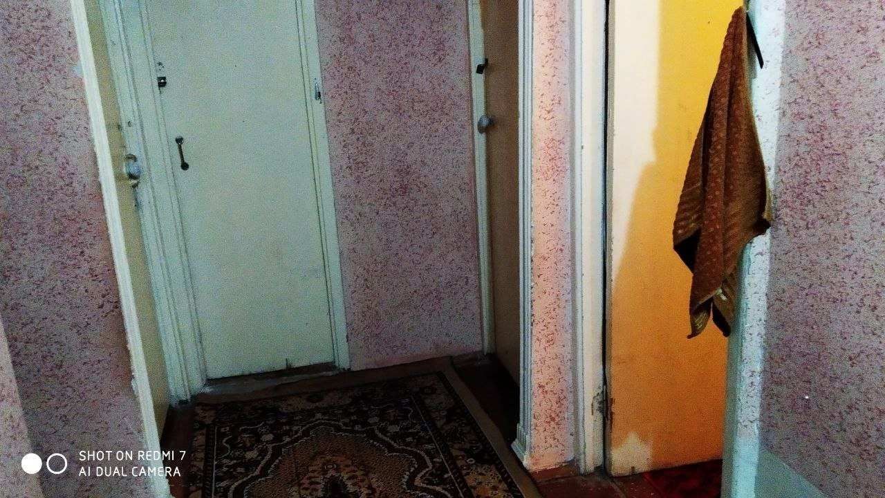 Пиридастгир масчитга якин жойда жойлашган 3 хонали квартира ижарага бе