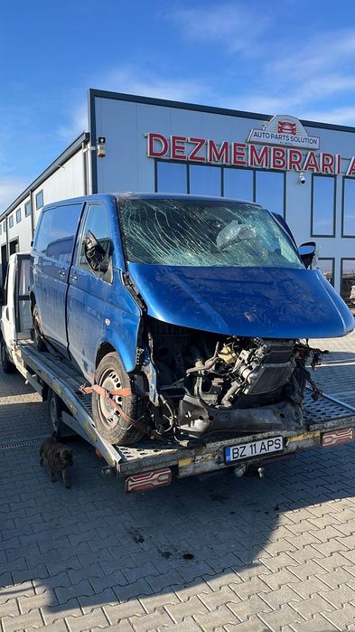 Dezmembram Volkswagen T5 2.0 TDI din 2011