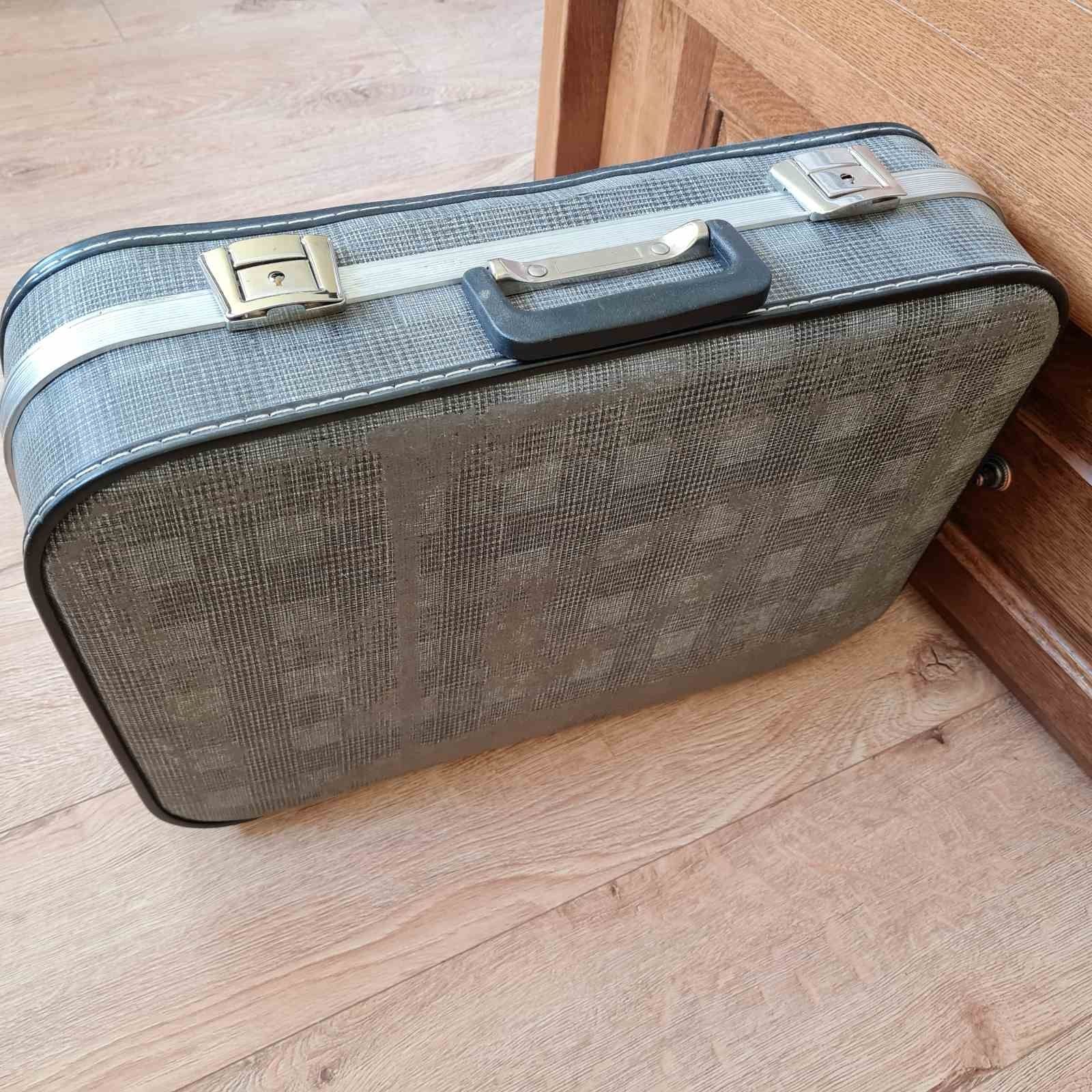 Куфар за багаж, среден