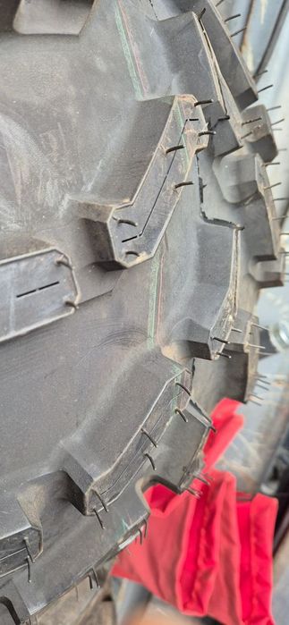 255 70 12 - 26 x 10.00 12