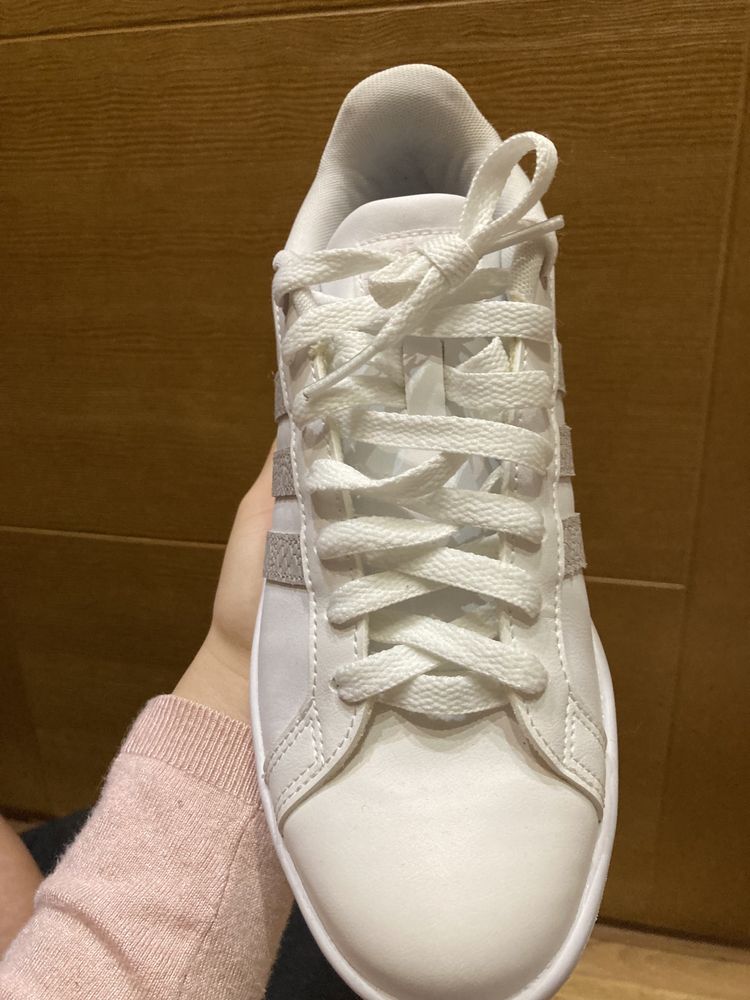 Adidas маратонки