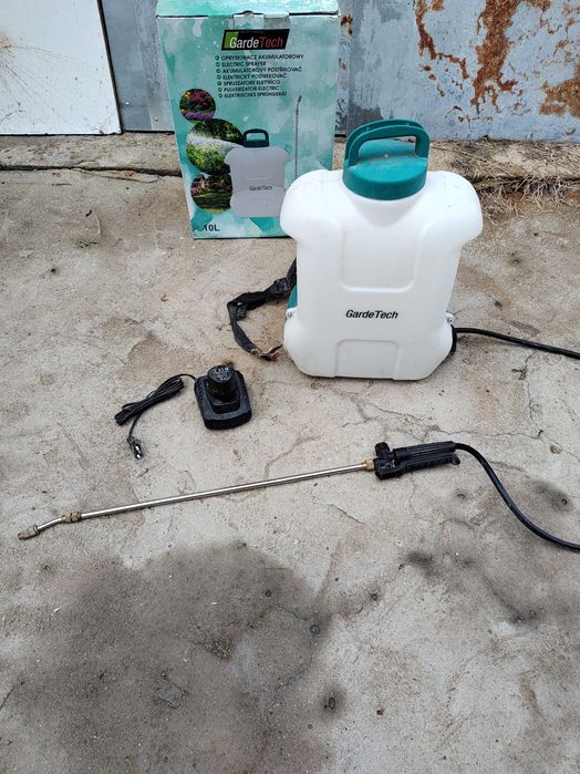 Pompa de stropit pe acumulator, rezervor 10 L.