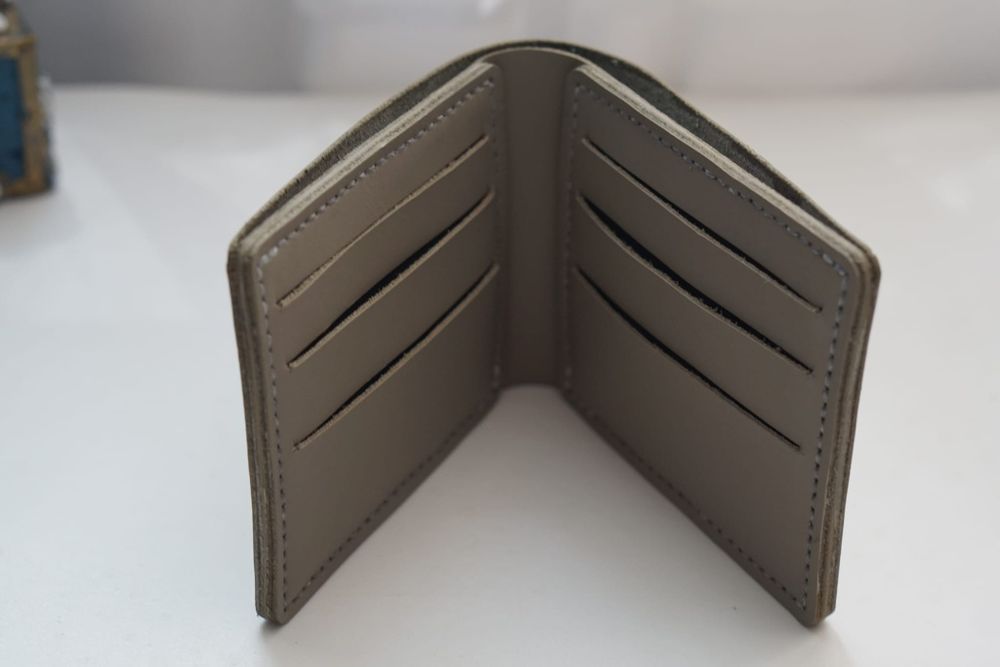 Portofele din piele naturală(2 bucăți pe stoc)