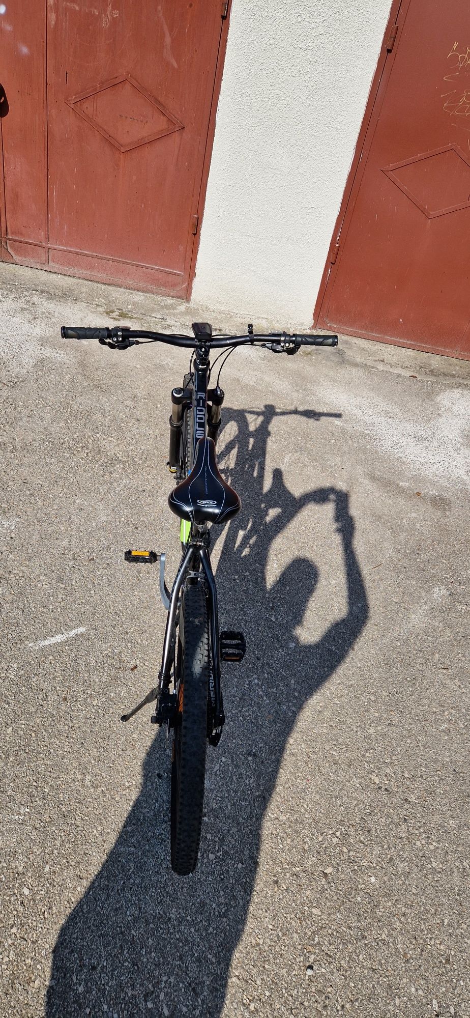 Vând bicicleta            .