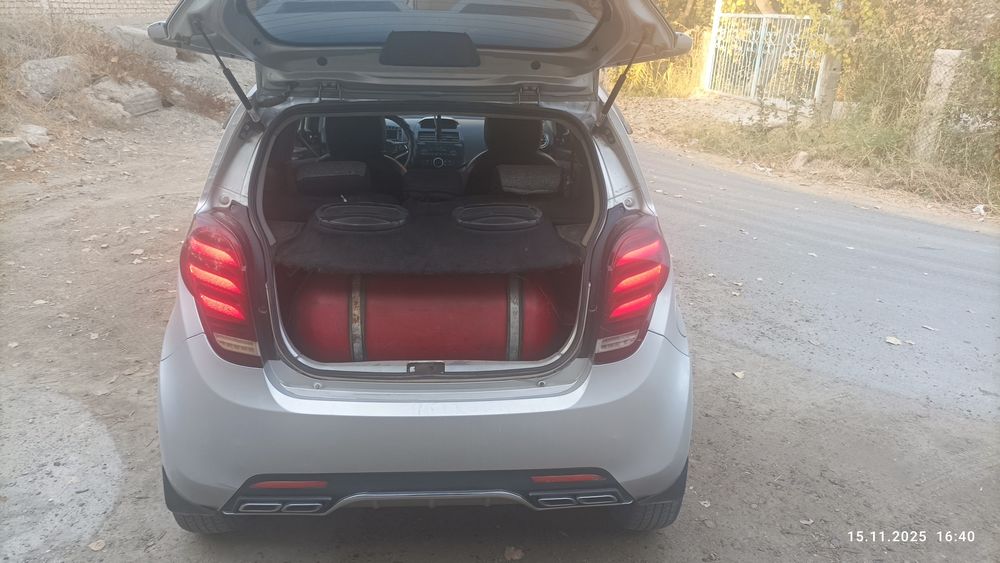 Спарк машинаси сотилади  холати яхши расходи ек йили 2010 ками бор