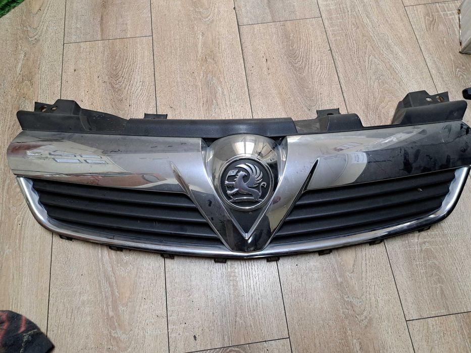 Предна решетка за Опел Зафира