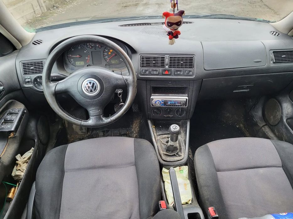 Dezmembrez Volkswagen Golf 4 1.9 ALH Capota fata/Aripa fata/faruri/trager/radiatoare