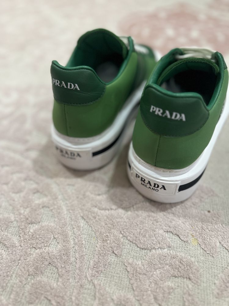 Кроссовки Prada