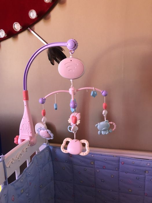 Игрушки подвесные на кровать
