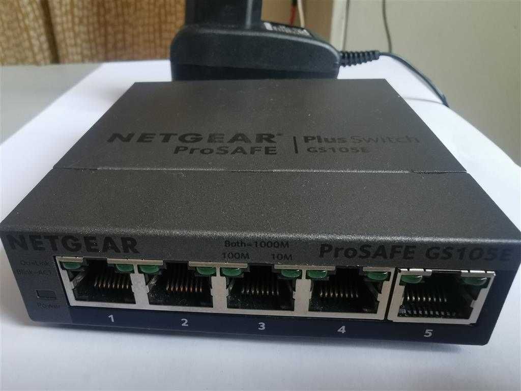 Switch NetGear GS105Ev2, 5 porturi Gigabit Smart Managed Plus