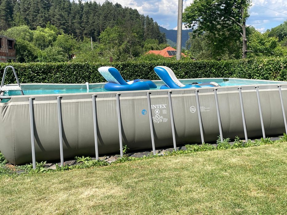 Vând piscină supra-terană, second hand INTEX cu dimensiuni 8x4x1,32