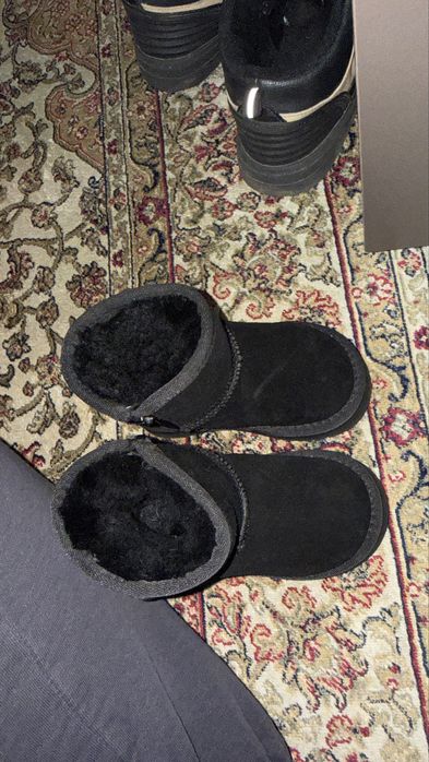 Продам детские уги новые 23 размер натуралки