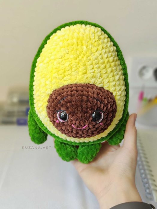 Вязанные игрушки, подарки, пинетки, погремушки