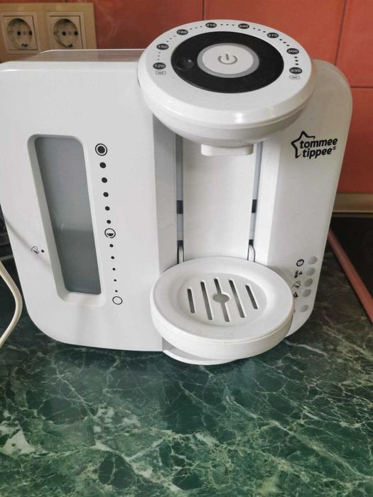 За бебе уред за приготвяне на адаптивно мляко Tommee Tippee