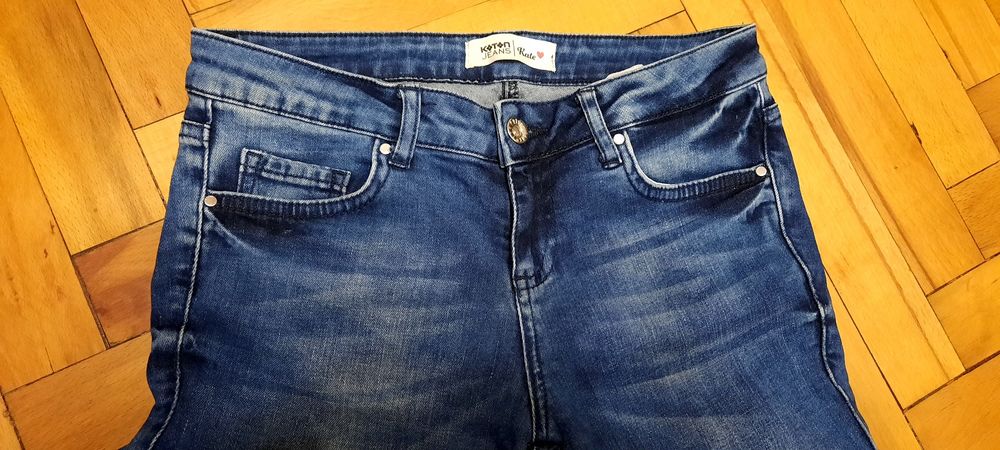 Джинсы фирма Кoton  состояние в идеале,  как новые, размер 26-27