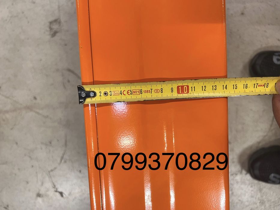 Rafturi metalice pentru depozitare