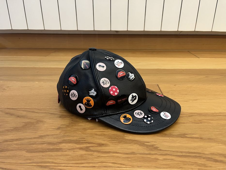 Кожена шапка Valentino