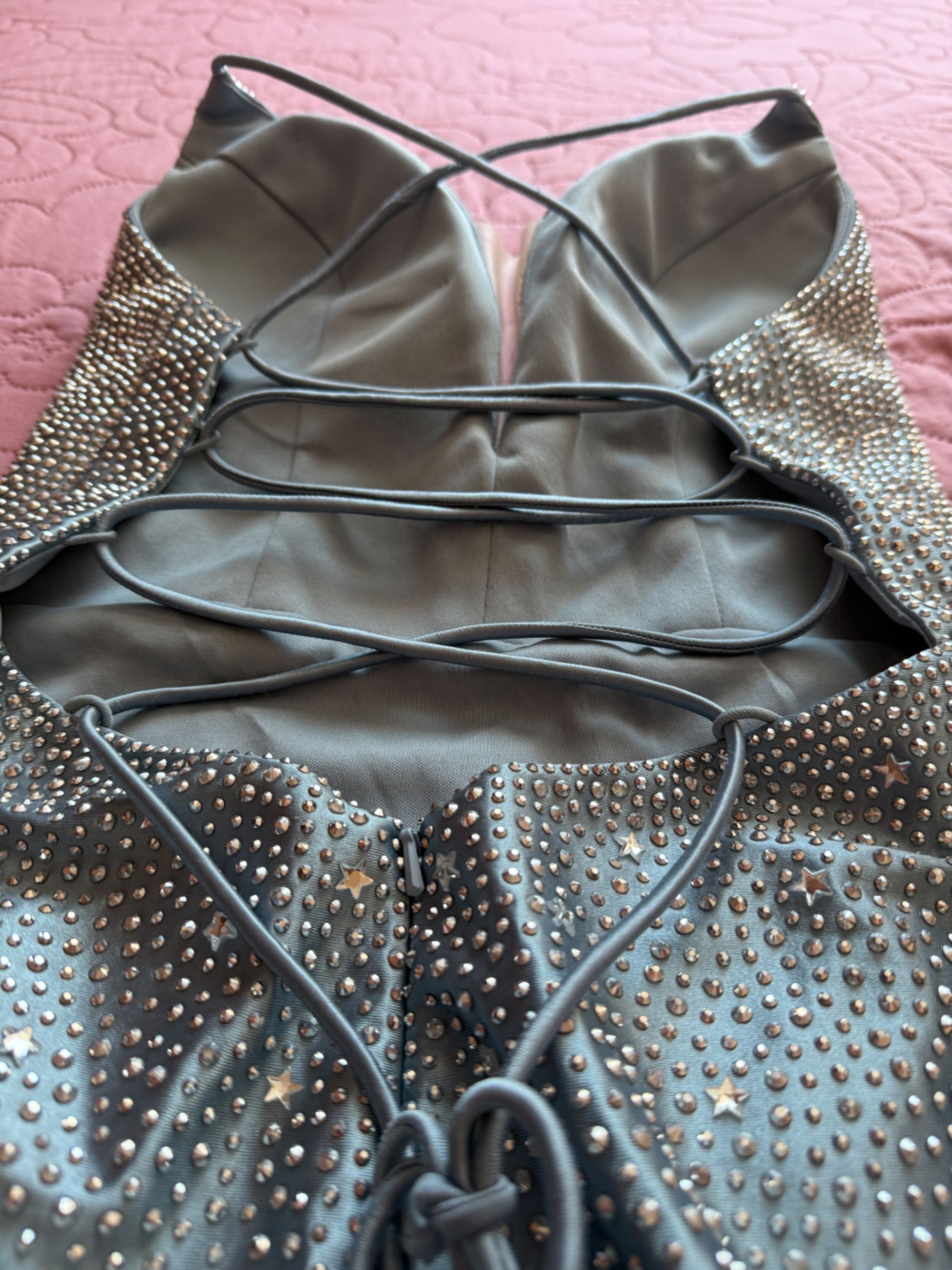 Продавам чисто нова дизайнерска рокля Sherri Hill