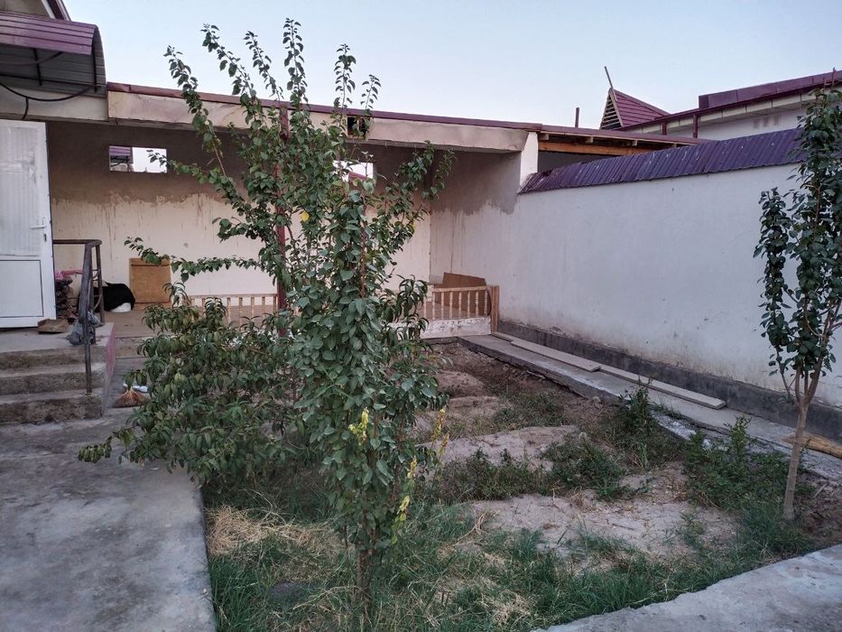 Намунали катеж сотилади 200 м2