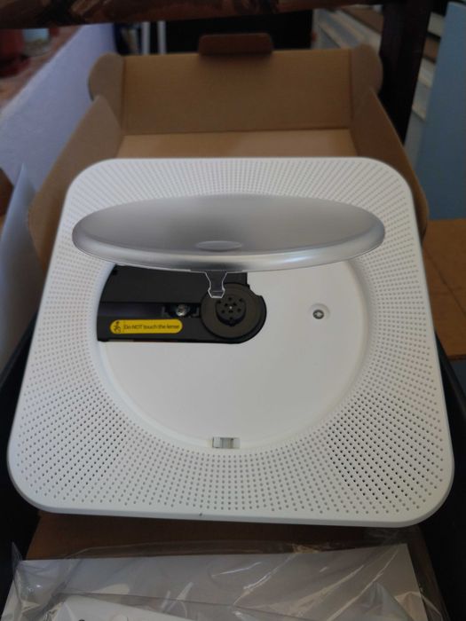 Ново FM радио и CD плейър с високоговорители дистанционно управление