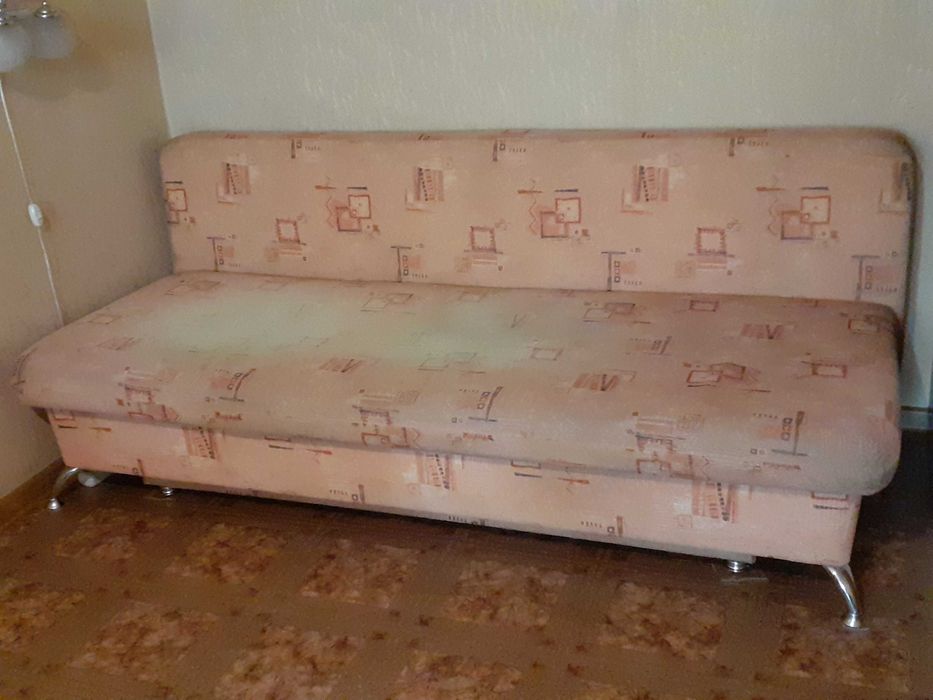 Диван раздвижной - продам.