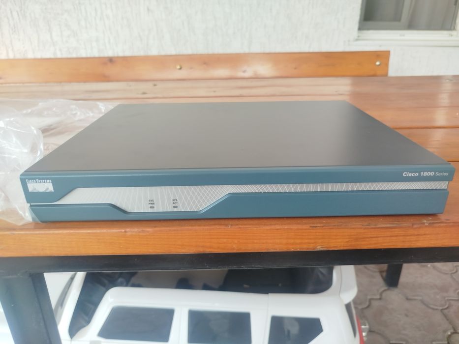 Маршрутизатор Cisco 1800