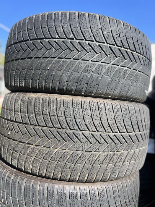 Зимни гуми  с борд 285/40/21 Brigestone DOT22