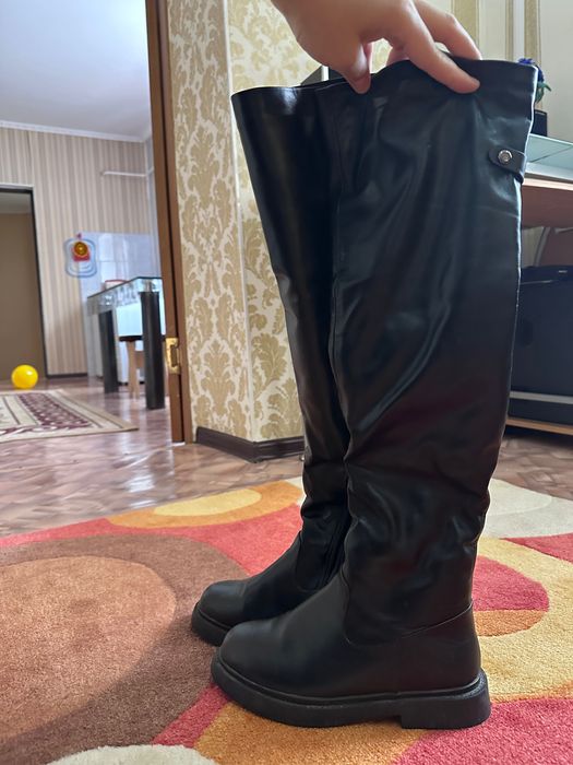 Ботфорт и Кроссовки