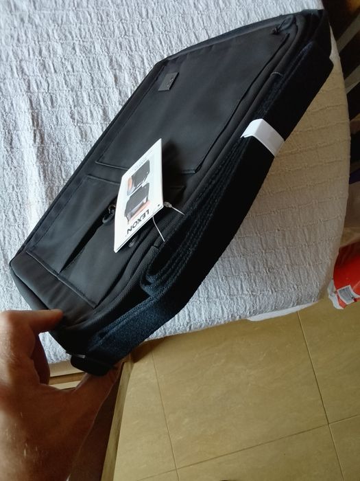 Мъжка чанта-чисто нова