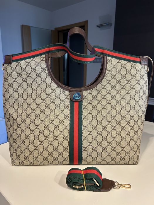 Чанта нова Gucci