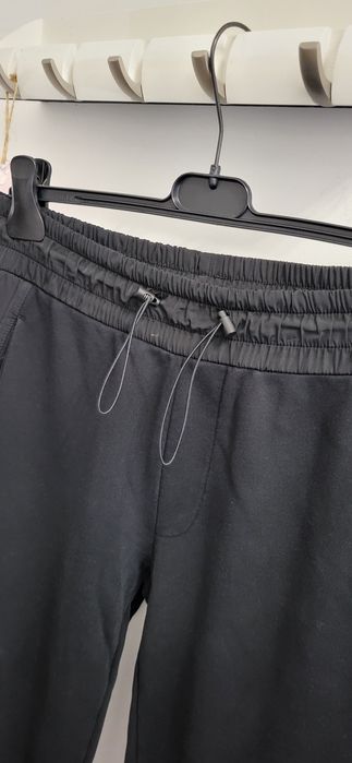 Hugo -мъжка долница