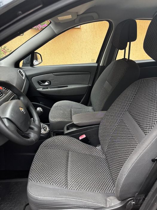 Renault Scenic 2011