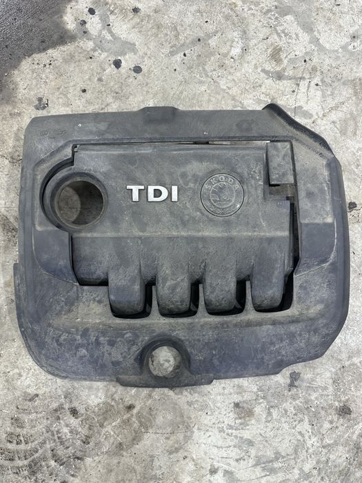 Капак на двигател Skoda