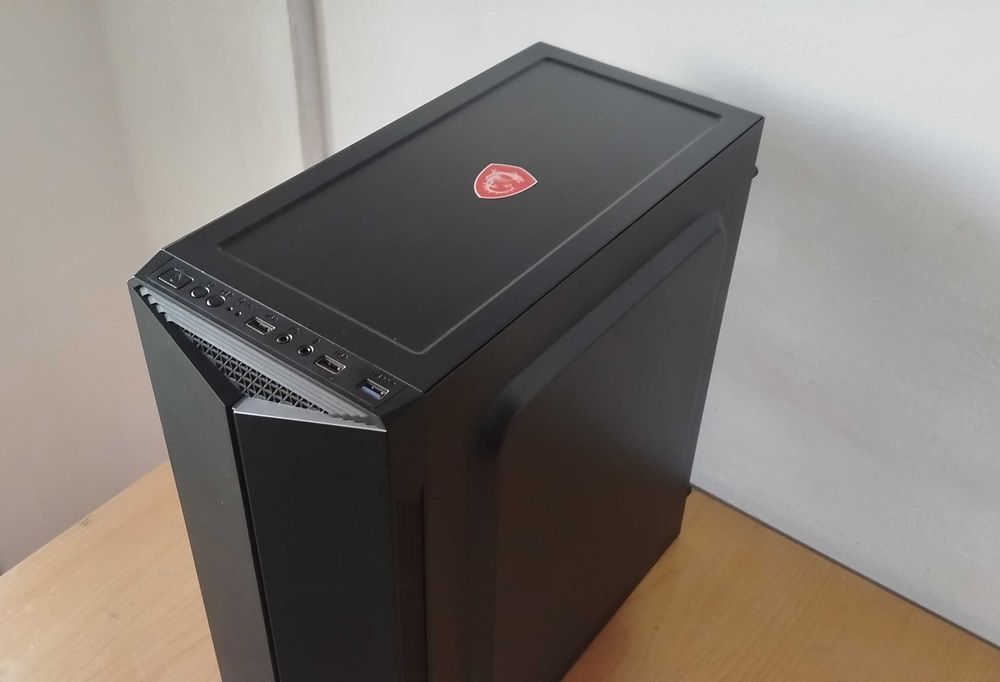 Геймърски компютър RGB, AMD Athlon 300, RX560 4GB, 8GB RAM, SSD и HDD