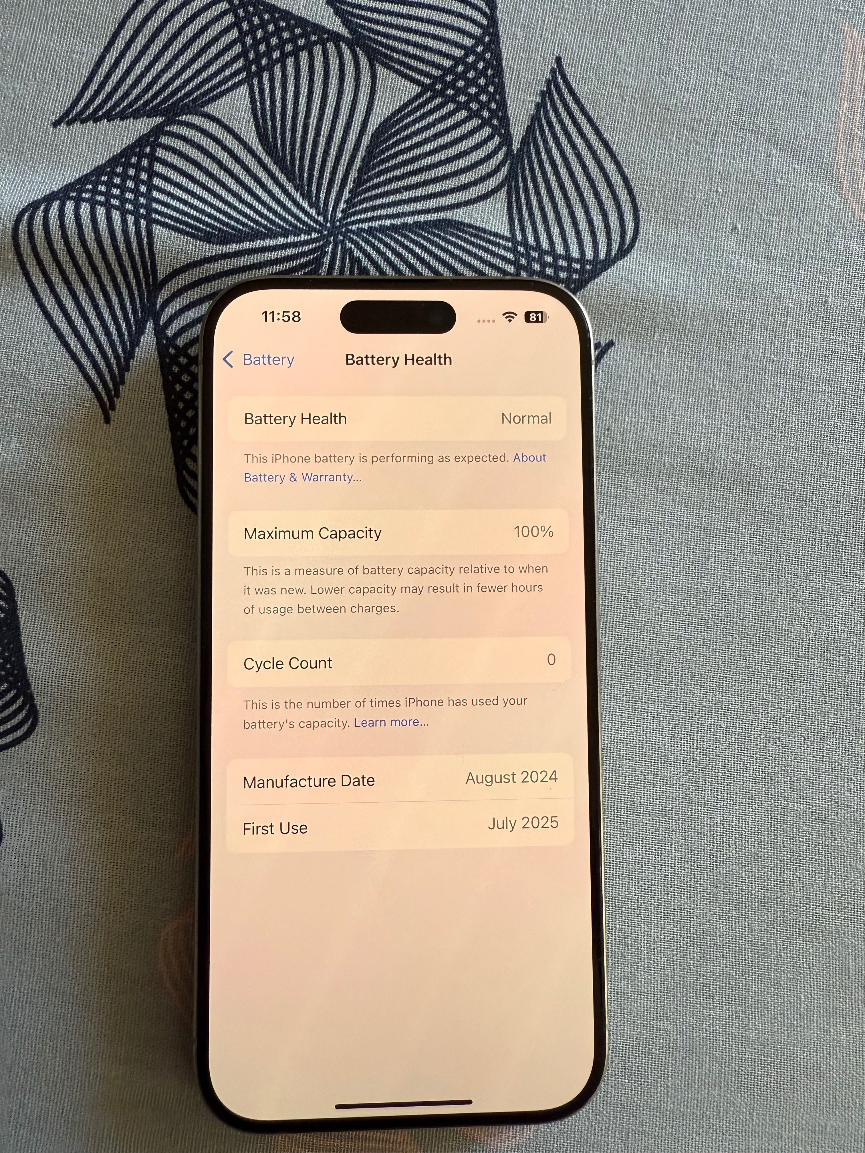 iPhone 15 Pro 128 GB  Titanium батерията е сменена оригинална!