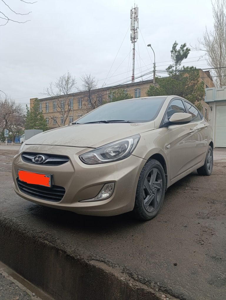 Hyundai Accent 2011